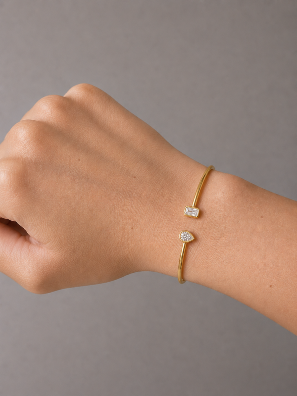 Toi et moi bangle emerald and pear