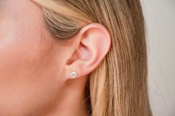 Round Studs