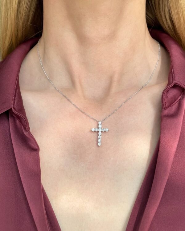 Cross pendant