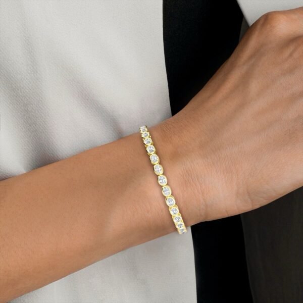 Oval Bezel East-West