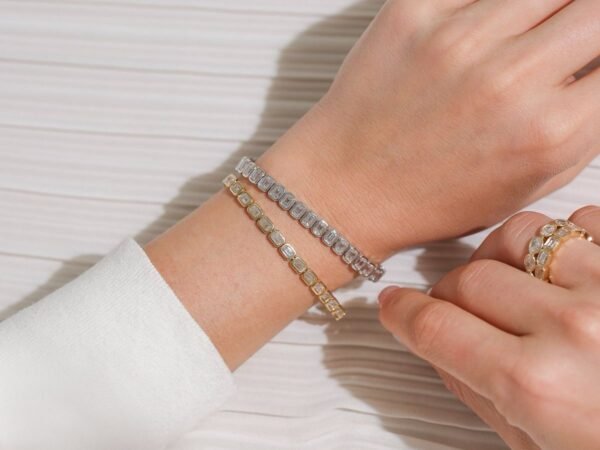 Emerald Bezel East-West