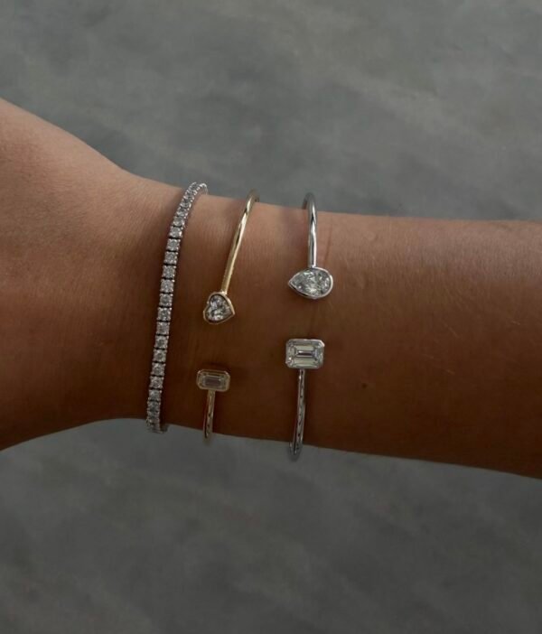 Toi et moi bangle emerald and pear